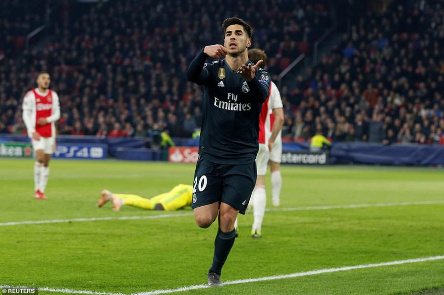 Marco Asensio ăn mừng bàn thắng ấn định chiến thắng