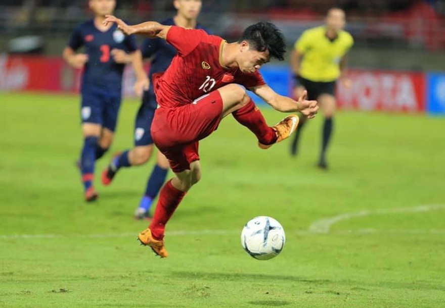 Pha sút trượt đáng tiếc của Công Phượng.