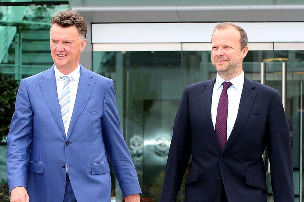 Louis van Gaal cho rằng M.U thất bại vì lãnh đạo không hiểu gì về bóng đá