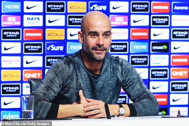  HLV Pep Guardiola trong buổi họp báo trước trận Everton