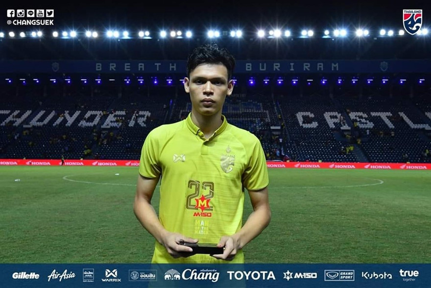 Supachai Jaided buồn bã nhận giải xuất sắc nhất trận Thái Lan - Việt Nam