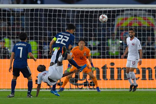 Almoez Ali tung móc ghi bàn trước Nhật Bản