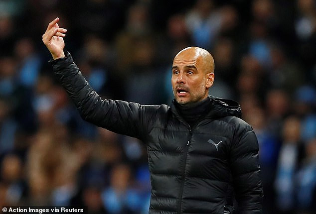 HLV Pep Guardiola không hài lòng với chiến thắng của Man City.
