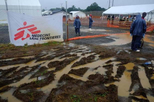 Một bệnh viện dã chiến chống dịch bệnh Ebola tại Monrovia. Ảnh: 20minutes.fr