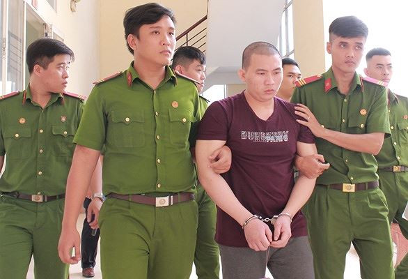 Phi bị tuyên án tử hình về tội giết người cướp tài sản