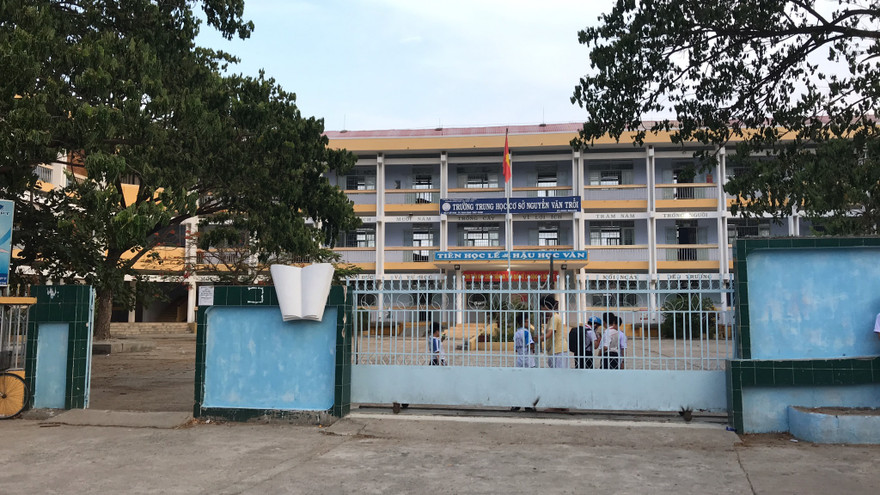 Học sinh lớp 9 đâm 2 bạn trọng thương ngay tại trường