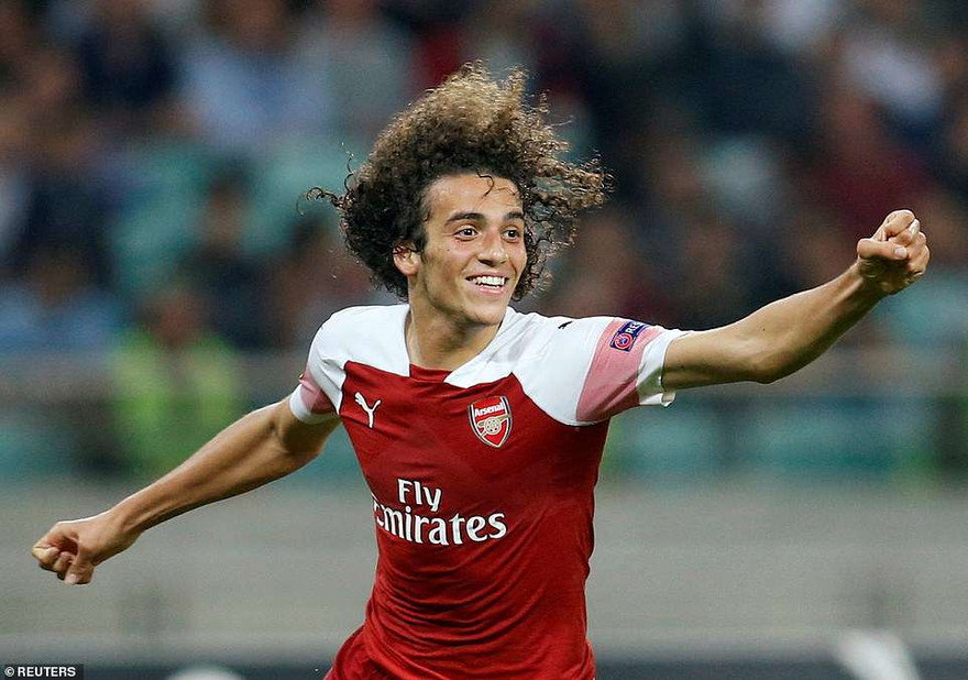 Matteo Guendouzi ăn mừng bàn thắng ra mắt Arsenal