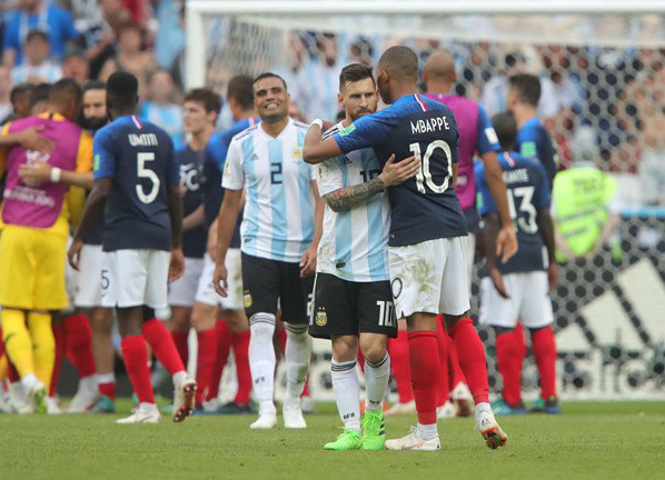 Mbappe che mờ Messi và tất cả ngôi sao khác ở Kazan Arena.