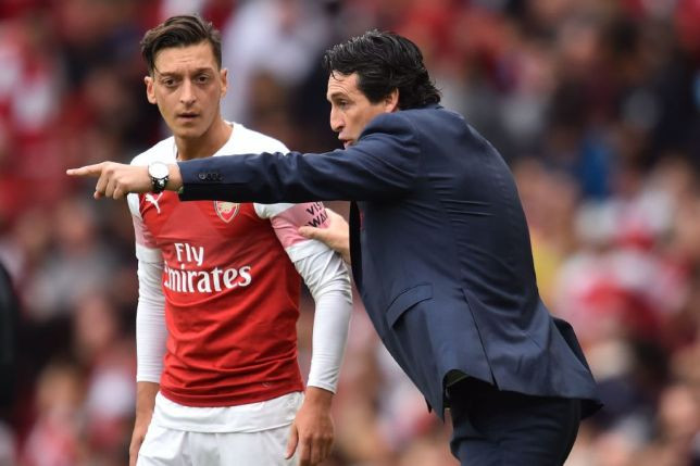 HLV Emery muốn Ozil phòng ngự tích cực hơn