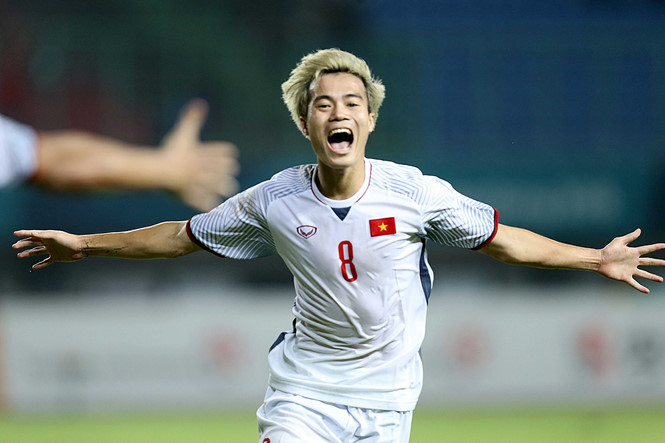 Nguyễn Văn Toàn lần đầu đá chính ở ASIAD 18