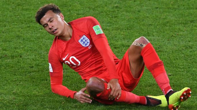 Dele Alli là một trong số các cầu thủ Anh phải rời sân vì chấn thương