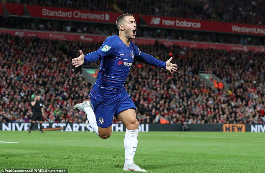 Eden Hazard lập siêu phẩm hạ Liverpool ngay tại Anfield