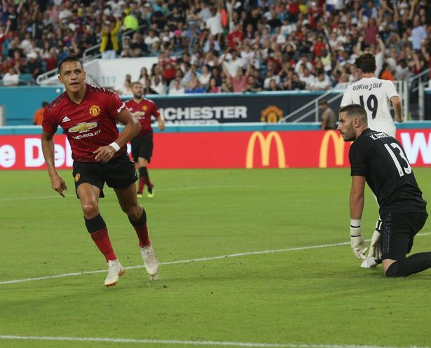 Alexis Sanchez ghi 1 bàn, kiến tạo 1 bàn trước Real Madrid.