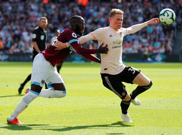 Mourinho hết lời ca ngợi McTominay