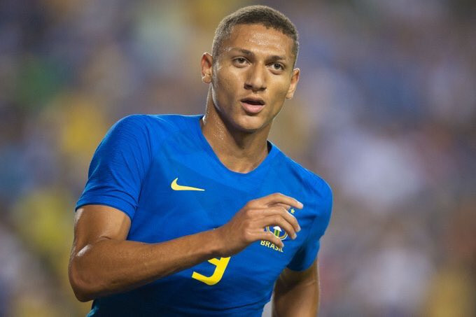 Richarlison tỏa sáng rực rỡ trong lần đầu tiên đá chính cho Brazil