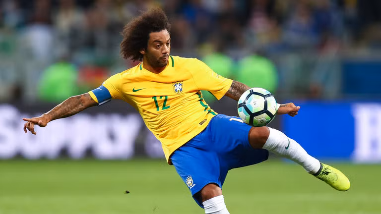 Marcelo sẽ đeo băng đội trưởng Brazil trước Thụy Sĩ.
