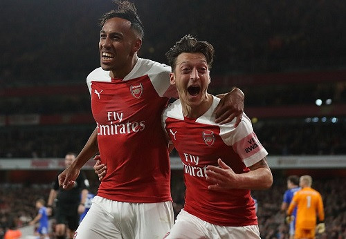 Arsenal thắng 7 trận liên tiếp ở Ngoại hạng Anh