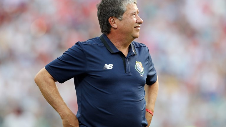 HLV Hernan Gomez sợ Panama thua thảm Anh trong hiệp 2.