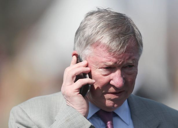 Sir Alex Ferguson chia tay M.U theo cách không mong muốn