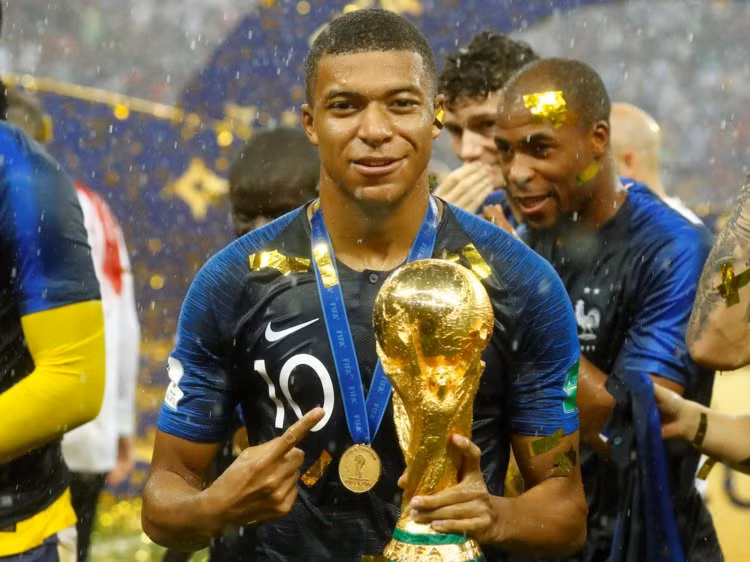 Kylian Mbappe không có đối thủ ở Cậu bé vàng 2018