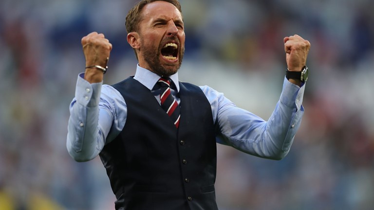  HLV Gareth Southgate ăn mừng chiến thắng