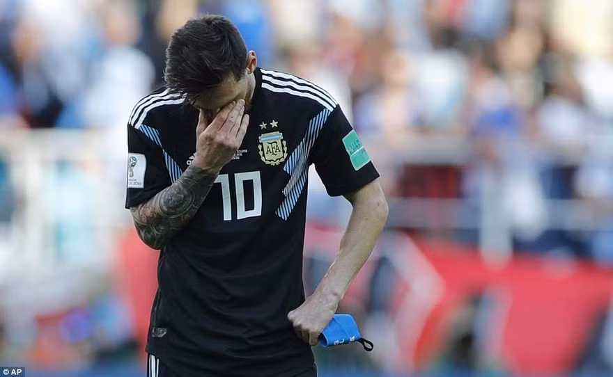 Lionel Messi cực kỳ vô duyên trước Iceland.