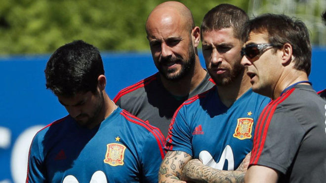 Julen Lopetegui được tự do đến Real Madrid vì bị sa thải.