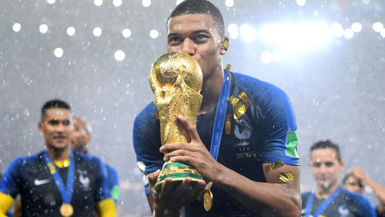 Kylian Mbappe được các chuyên gia đánh giá rất cao