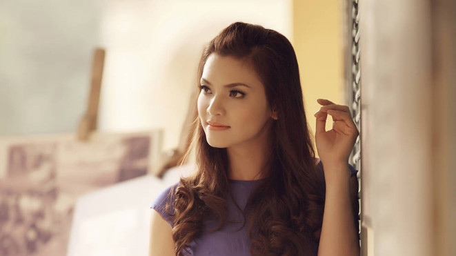 Ngoài viết bài hát, Phạm Phương Thảo còn có sở thích làm thơ. Ảnh: Đăng Hoàng