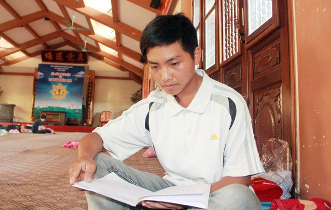  Lầu A Sử một mình xuống Hà Nội đi thi vào ĐH Y Hà Nội - tại đây, có một số khoa điểm chuẩn cao ngất ngưởng, thậm chí 9 điểm/môn vẫn trượt. 