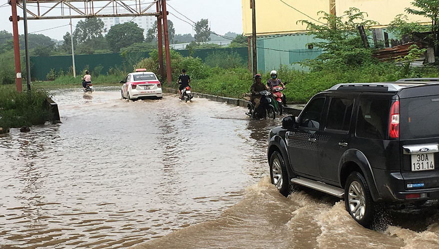 Người dân méo mặt con đường làm hơn 1 thập kỷ chưa xong