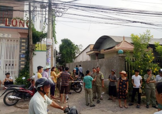 Hiện trường được phong tỏa để khám nghiệm tử thi