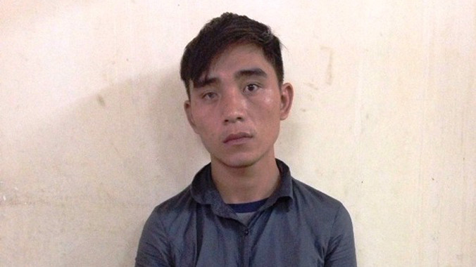 Giả thợ đánh giày, trộm điện thoại Vertu tiền tỷ