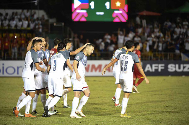 Báo Philippines thừa nhận đội nhà thi đấu dũng cảm nhưng chưa đủ để đánh bại Việt Nam.