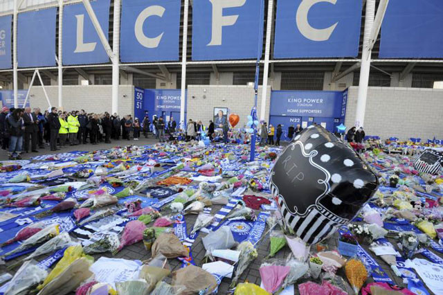 Toàn bộ Premier League sẽ đeo băng đen để tri ân cố Chủ tịch Leicester vào cuối tuần.