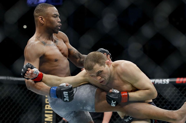 Khaos Williams hạ đo ván đối thủ chỉ sau 27 giây.