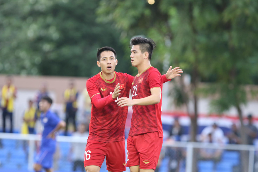VIDEO: Tiến Linh đá phạt đền, gỡ hòa 2-2 cho U22 Việt Nam