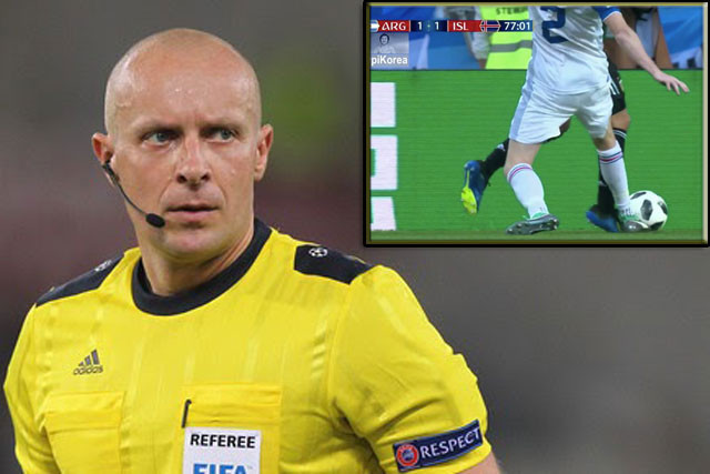 Trọng tài Szymon Marciniak đã có nhiều quyết định gây tranh cãi trong trận đấu giữa Argentina và Iceland.
