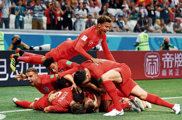 Thắng nghẹt thở Tunisia, tuyển Anh tái hiện kỳ tích sau 52 năm