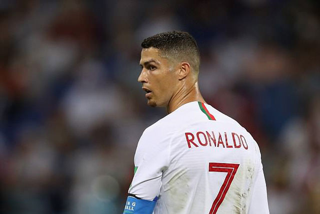 Juventus sẵn sàng trả lương cho Ronaldo 500.000 bảng/tuần.