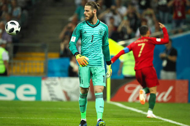 De Gea bị cư dân mạng 'ném đá' ầm ầm vì sai lầm ngớ ngẩn