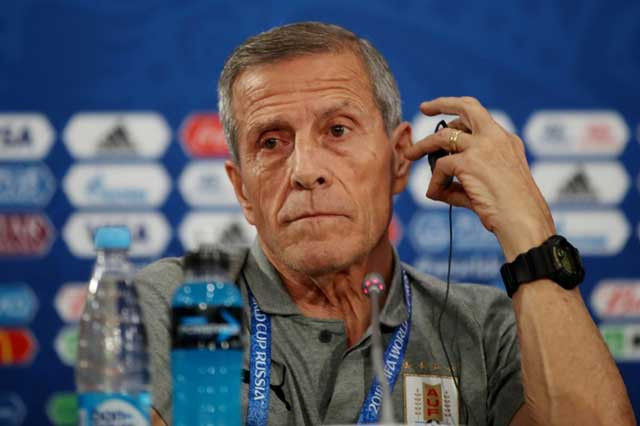 HLV Oscar Tabarez của ĐT Uruguay đã lên tiếng chỉ trích các học trò. 