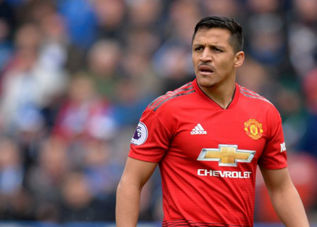Dính đòn đau điếng, Alexis Sanchez cãi nhau với sao trẻ M.U
