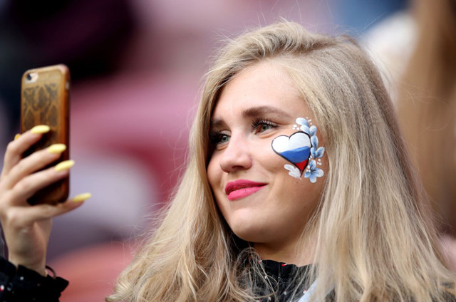 Nhan sắc ngất ngây của dàn mỹ nhân cổ vũ tuyển Nga