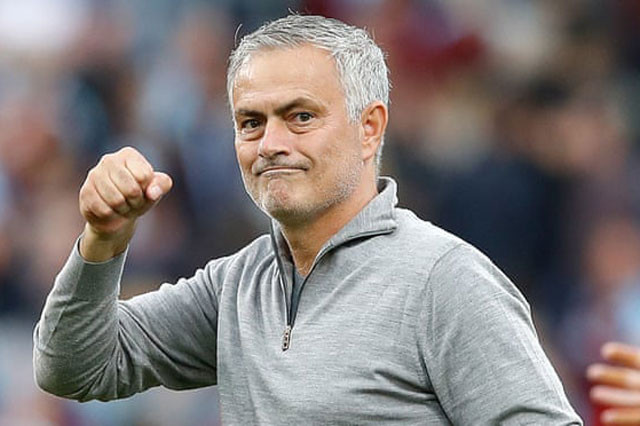 Mourinho được BLĐ M.U chi cho 100 triệu bảng để mang về một số tân binh trong kỳ chuyển nhượng mùa Đông tới.