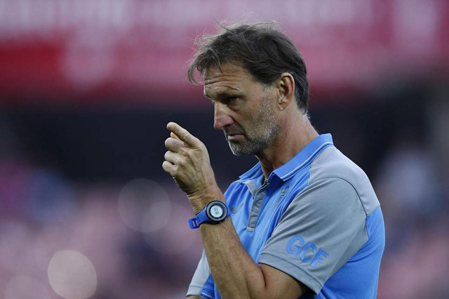 Huyền thoại Arsenal chỉ trích cách dùng người của HLV Emery