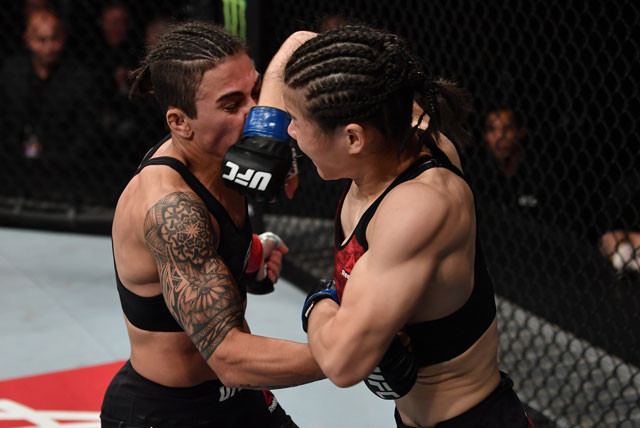 Weili Zhang hạ gục Jessica Andrade chỉ sau 42 giây thi đấu.