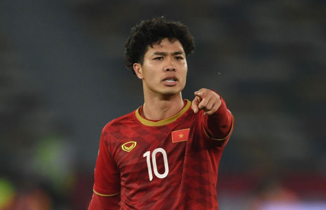 VIDEO: Mục kích Công Phượng độc diễn giữa vòng vây hậu vệ Nhật