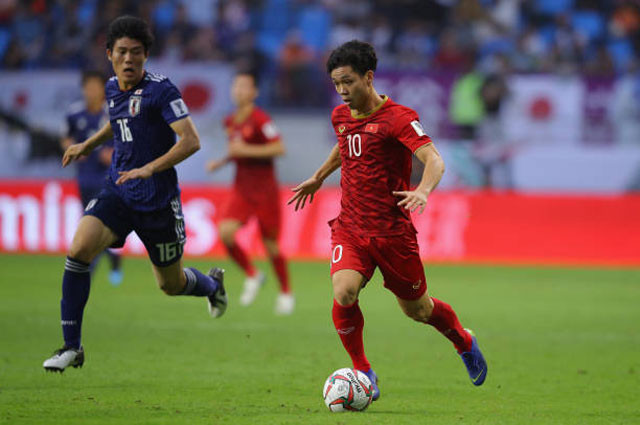 VIDEO: Tuyển Việt Nam liên tục ‘bắn phá’ khung thành Nhật Bản