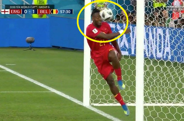 Tuyển thủ Bỉ suýt ‘vỡ mặt’ vì ăn mừng bàn thắng